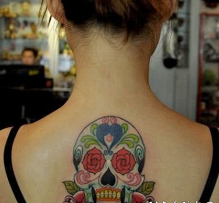 美女背部时尚的欧美风格骷髅纹身图案