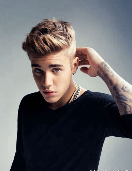 比伯帅气手臂玫瑰纹身图案