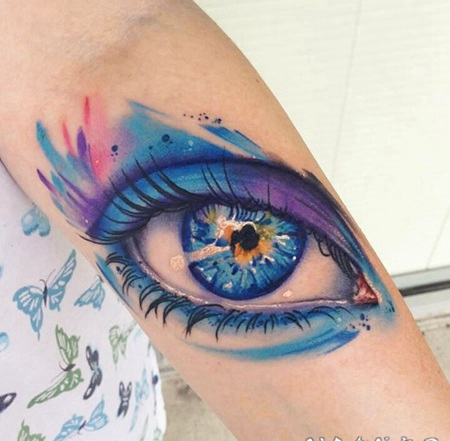 手臂上非常有个性的眼睛纹身图案