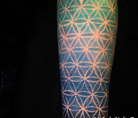 彩色渐变纹身点刺技巧几何花纹身图案