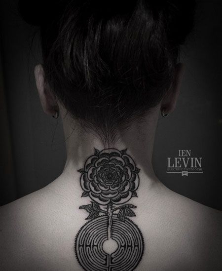 背部曼陀罗花纹身图案