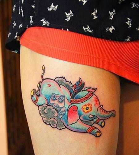 美女大腿上的小象纹身图案