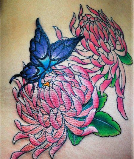 胸前蝴蝶菊花蝶恋花纹身图案