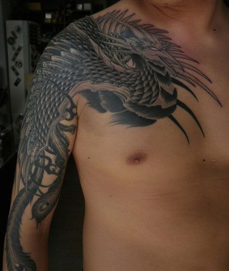 黑白凤凰半甲纹身图案