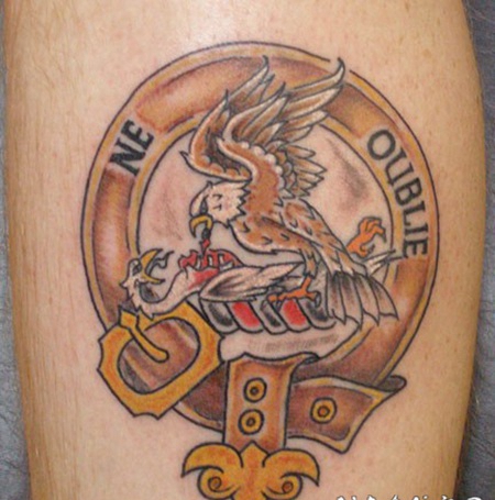 彩色徽章纹身图案