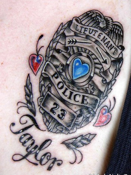 警察中尉勋章纹身图案