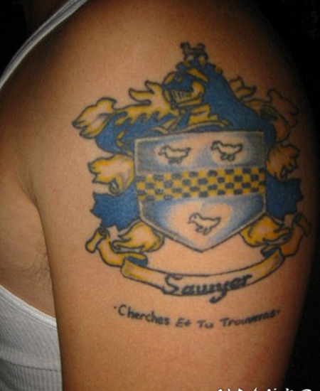 Sawyer家族标志的纹身图案