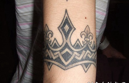 皇冠袖标纹身图案