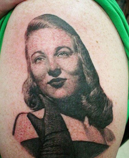 大臂玛丽莲梦露纹身图案