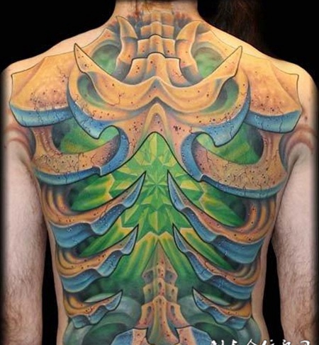 超帅的欧美满背d纹身图案