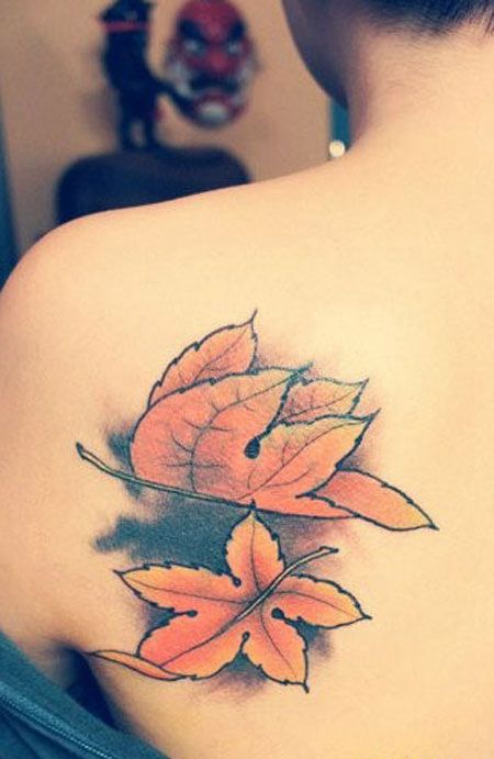 背部枫叶纹身图案