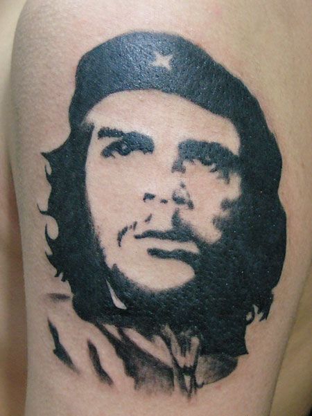 手臂黑色格瓦拉人物纹身