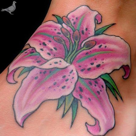 脚背粉色百合花纹身图案
