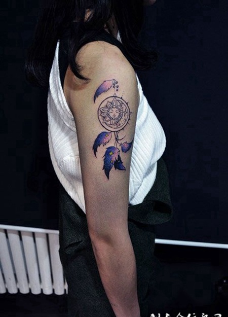 清新唯美，手臂日月捕梦网纹身图案