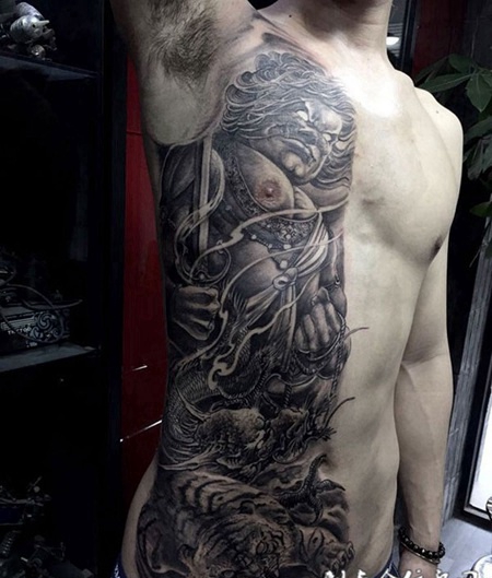 不动尊神，侧身不动明王霸气纹身