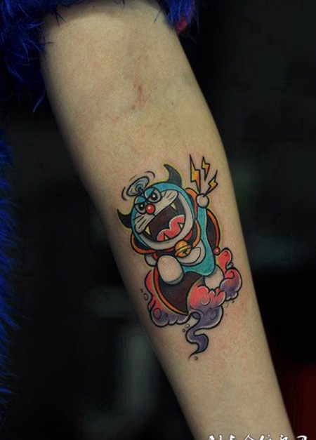 哆啦a梦，手臂卡通纹身图案