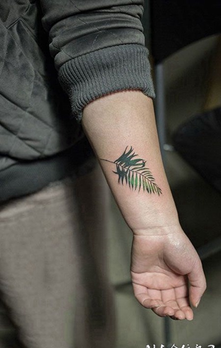 万物复苏，手臂绿叶纹身图案