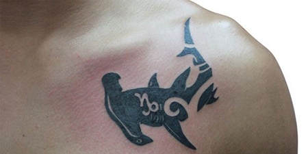 肩部鲸鱼图腾纹身图案