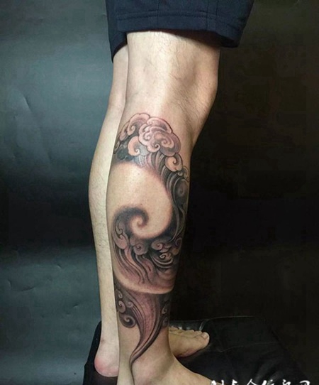 祥云献瑞，小腿好看的祥云纹身图案