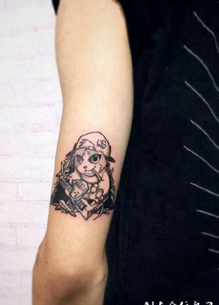 音乐酷猫，手臂猫纹身图案