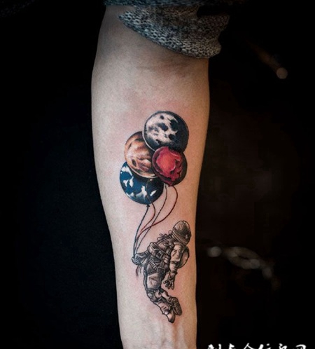 奇幻之旅，手臂宇航员纹身图案