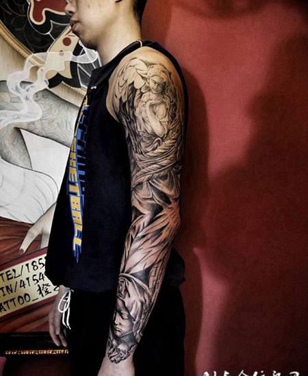 天国的思念，黑灰天使与圣母花臂纹身