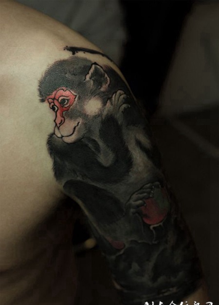 古灵精怪，手臂水墨猴子纹身图案