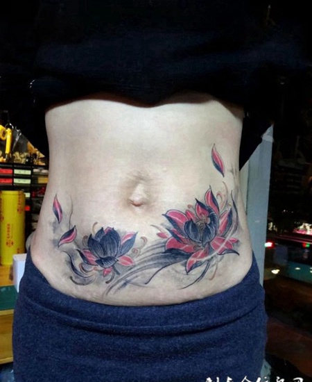 墨池红莲，腹部个性莲花纹身图案
