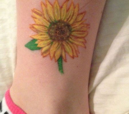 小腿向日葵纹身图案