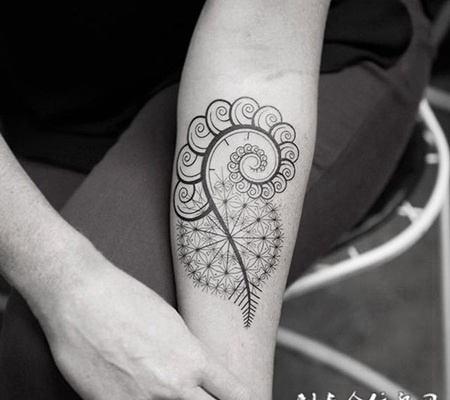 清新自然，手臂蒲公英图腾纹身