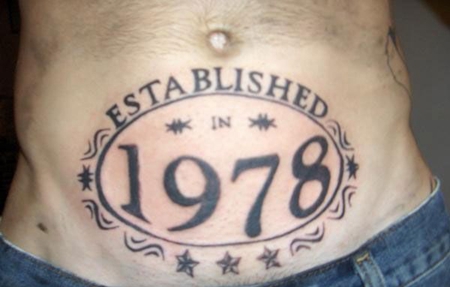 腹部数字徽章纹身图案