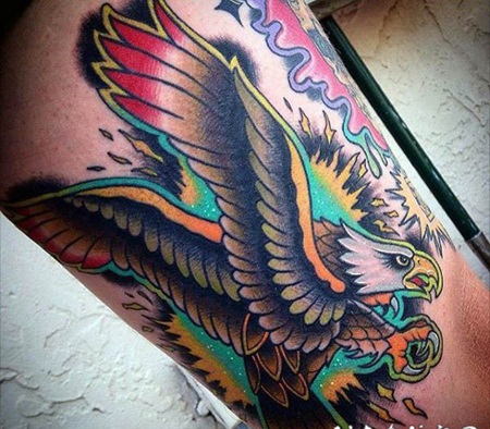 old school彩色幻想大鹰手臂纹身图案