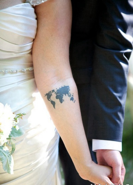 手臂迷你的黑色简单的世界地图纹身图案