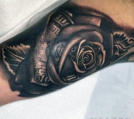 手臂黑白玫瑰花与美元手臂纹身图案