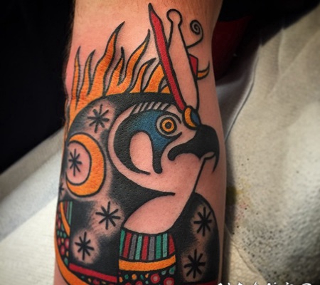 old school彩色部落企鹅手臂纹身图案