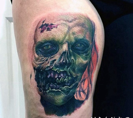 可怕的绿色僵尸肖像手臂纹身图案
