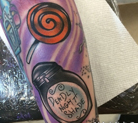 有趣的罐子与字母棒棒糖彩色手臂纹身图案