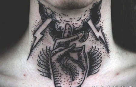 颈部雕刻风格黑色点刺手和闪电纹身图案