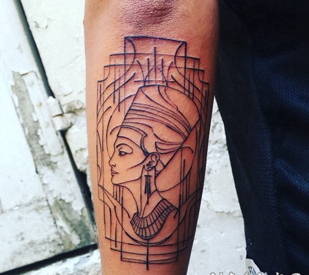 埃及女性黑色线条手臂纹身图案