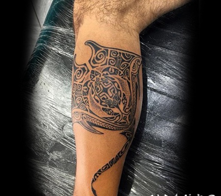 小腿黑色的部落饰品个性纹身图案