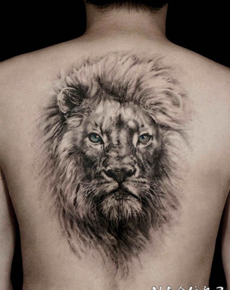 狮王之心，后背霸气狮子纹身