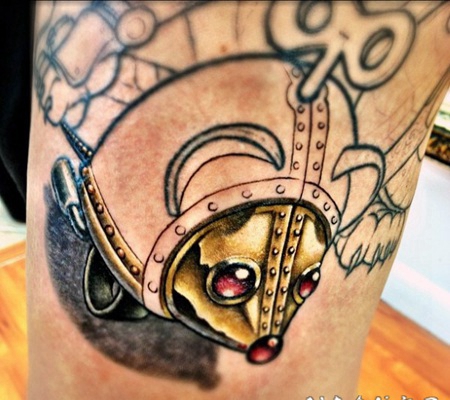 新传统风格的彩色机械老鼠玩具手臂纹身图案