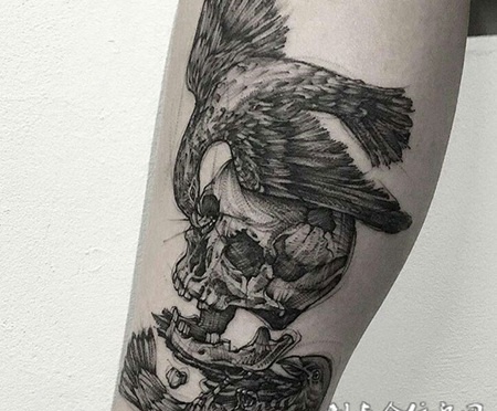 劫后重生，小腿骷髅与乌鸦个性纹身