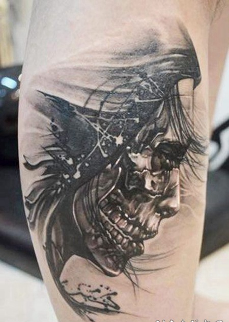 手臂惊人的黑白恐怖风格神秘怪物纹身图案