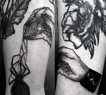 经典雕刻风格黑色的手与蜘蛛网和蜘蛛纹身图案