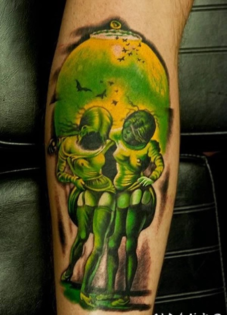 手臂绿色的性感女孩个性纹身图案