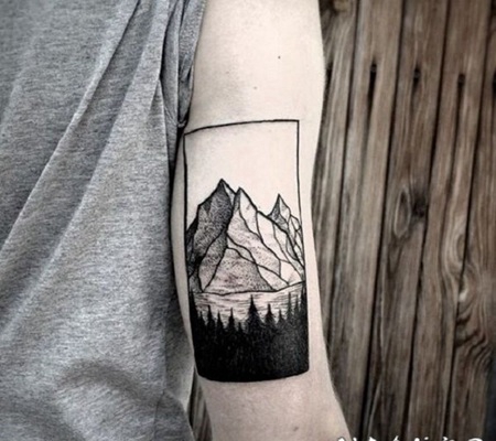 森林和山脉黑白点刺手臂纹身图案