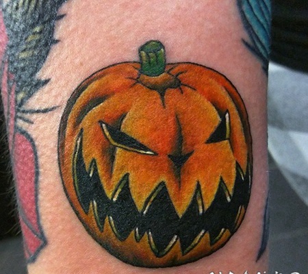 邪恶的南瓜彩色手臂纹身图案