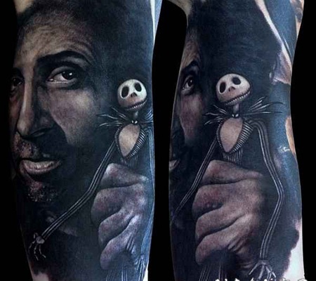 写实风格的彩色男性肖像和娃娃手臂纹身图案