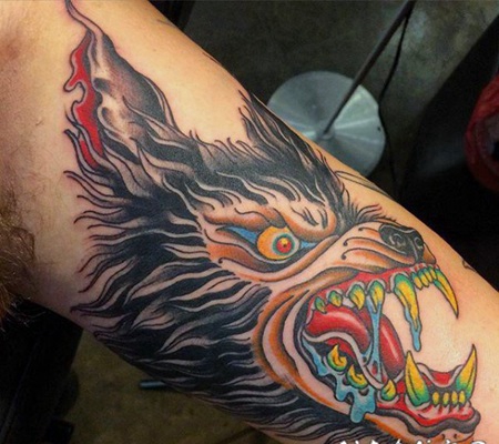old school彩色的邪恶狼人手臂纹身图案